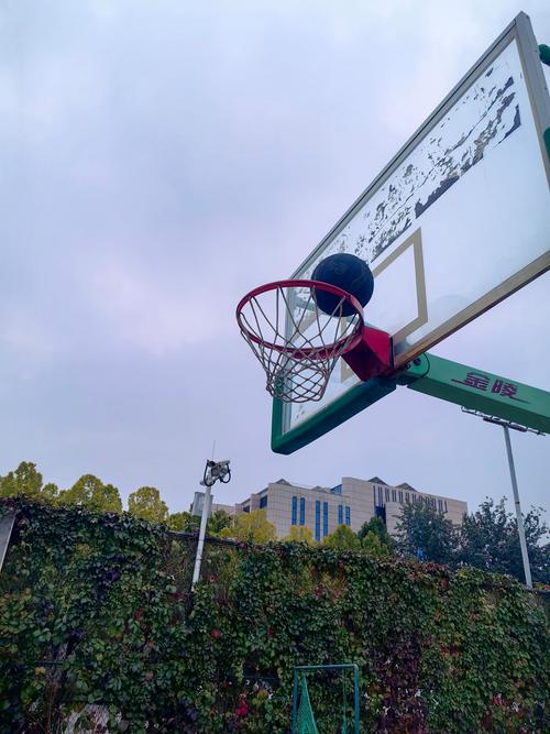 篮球场悬浮拼装地板的缺点